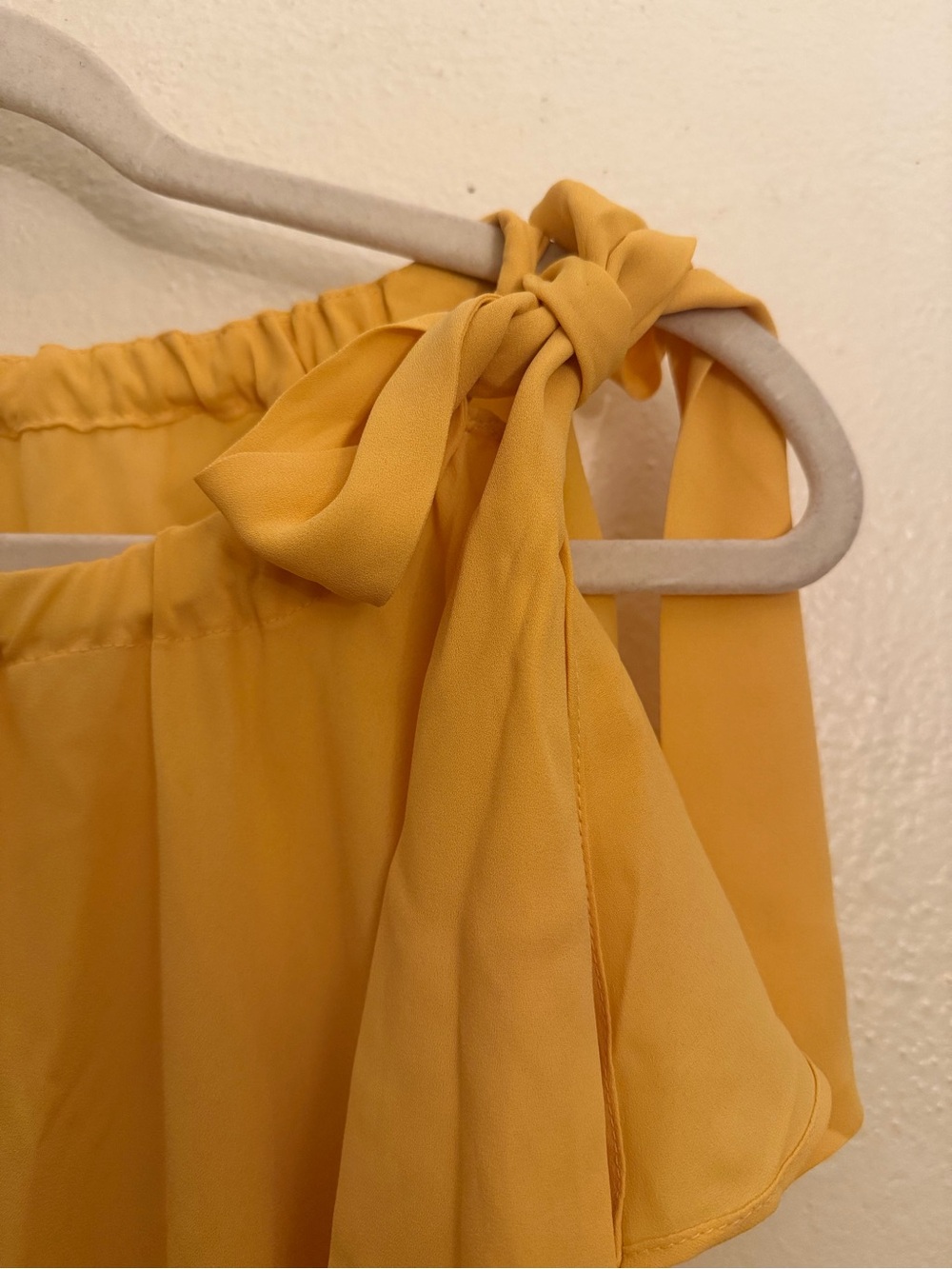 Banana Republic size L Yellow Off-Shoulder Tie-Sleeve Women’s Top - Picture 2 of 2